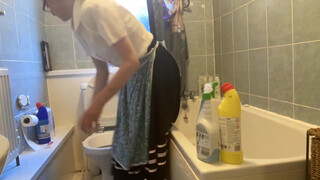 9. Clean bathroom and sorting kitchen #cleaning #cleanwithme #vintageclothing