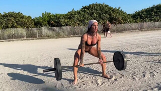 8. TREINO NA PRAIA DE MIAMI | GLÚTEOS E COXAS | COM BAKHAR NABIEVA, @KarolFit e JULIA SILVA