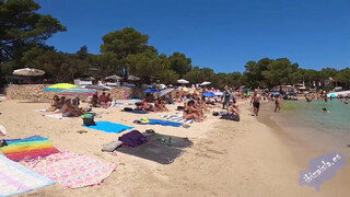 1. Un paseo y un baño por Cala Bassa ¿La mejor playa de Ibiza?