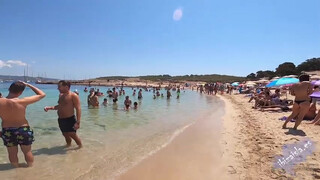 4. Un paseo y un baño por Cala Bassa ¿La mejor playa de Ibiza?