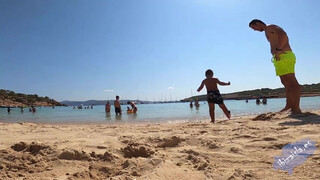 9. Un paseo y un baño por Cala Bassa ¿La mejor playa de Ibiza?