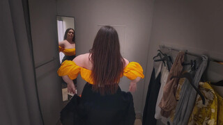 6. PUBLIC TRY-ON IN MALL ????