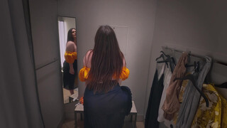 7. PUBLIC TRY-ON IN MALL ????
