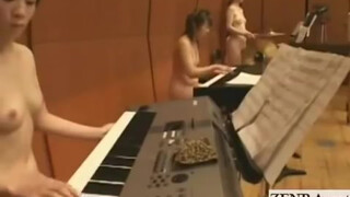 1. Orquestra Nudista de mujeres Japonesas | Desnudo artístico