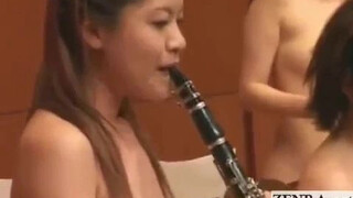 Orquestra Nudista de mujeres Japonesas | Desnudo artístico