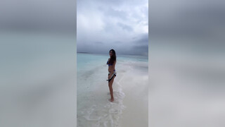 4. വീണ്ടും ബിക്കിനിയിൽ പ്രിയ വാര്യർ ???? Priya Varrier in Bikini at maldives #maldives #mallu #beach