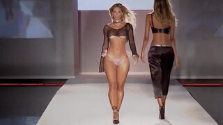 8. Sexiest model on Planet Earth, spectacular catwalk show