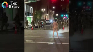 3. Portland Police ‘Retreat’ After Standoff With NAKED Female Protester