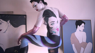 9. Covering Amy’s Body with Body Paint