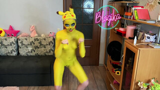 1. Pokemon GO Body Painting 21+ Pikachu Cosplay Body Art