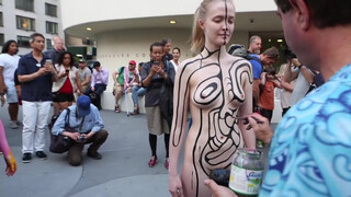 6. BODY PAINTING : CHARMING