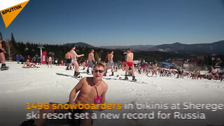 2. 1498 Snowboarders in Bikinis Set New Record for Russia