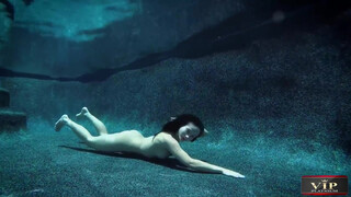10. Nude Underwater Photoshoot