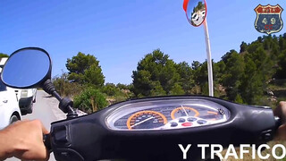 3. chiringuito y playa – Ruta de verano en moto – 49cc