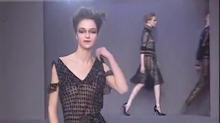 6. “Sonia Rykiel” Autumn Winter 2001 2002 Milan 3 of 4 Pret a Porter Woman by FashionChannel