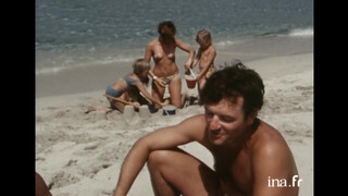 9. 1973 : Le monokini sauvage envahit les plages | Archive INA