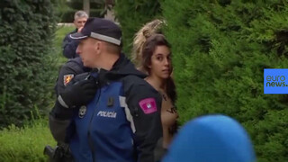 9. [Vídeo] Activistas de Femen agredidas tras irrumpir en un acto fascista