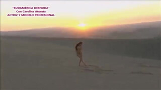 10. CAROLINA ATUESTA, desnudo artístico en Body Paint – Las “Dunas de Huacachina”,  ICA-PERU.