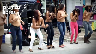 8. Se desnudan mujeres de los 400 pueblos en Xalapa