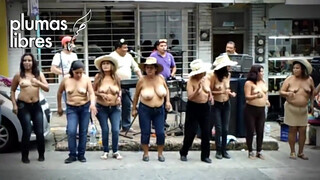 9. Se desnudan mujeres de los 400 pueblos en Xalapa