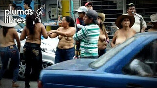 Se desnudan mujeres de los 400 pueblos en Xalapa