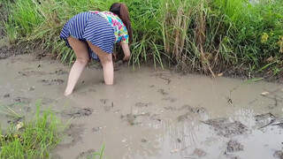 6. UPSKIRT HIGHLIGHTS #003 !! BEAUTIFUL WOMAN FISHING IN CAMBODIA THE BEST
