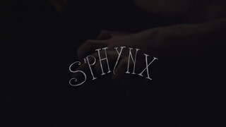 1. La Femme – Sphynx