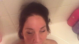 10. Bath Time Chat (DELETED VIDEO) – DJ LA MOON (3/3)