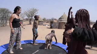 4. Himba.ヒンバ族とトランポリン跳んでみた。(NAMIBIA)