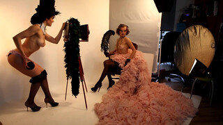 5. Pin-up backstage