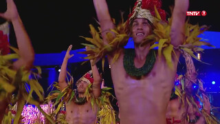 10. Heiva i Tahiti 2015 Ori i Tahiti Premier prix costume végétal