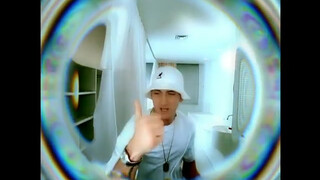 10. Eminem – Superman (Official Video – Dirty Version)