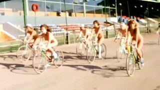 10. Queen – Bicycle Race (1978) | 720p