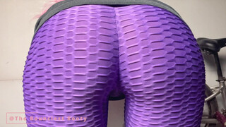 6. Pt 2! – Buttcrush Brand Leggings try on. Butt are they Deadlift Proof? (see what i did there ????)