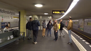 4. Смелый перформанс Миши Бадасяна в метро – Naked subway ride