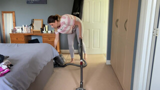 8. Clean and organise my bedroom with me! Vacuuming, bed making and laundry folding