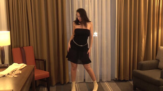 3. BRALESS DRESS TRY ON – SOPHIE’S STAGE