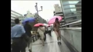 batilanjang di jalan (Nude walking around city)