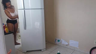 6. cleaning the fridge  تنظيف الثلاجة