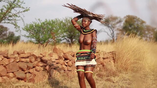 5. She is so smart! Ndebele culture –  South Africa dance