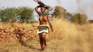 She is so smart! Ndebele culture –  South Africa dance