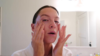 10. SKINCARE ROUTINE 2018 | HOW TO GLOW + Glossier Products