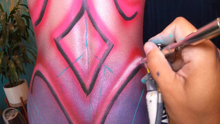 6. Body Painting Amber