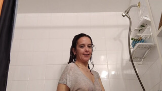 10. #rotina #banho #shower Aqueceu muito por aqui ???? it’s getting HOT