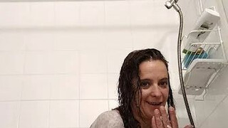 #rotina #banho #shower Aqueceu muito por aqui ???? it’s getting HOT