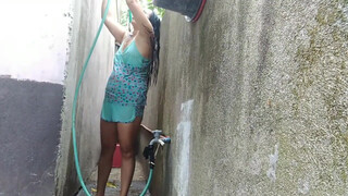 4. SHOWER SA LIKOD BAHAY USUNG DIY HOSE SHOWER subukan ko lang/MISS RAQUEL PINAY