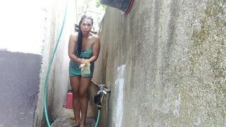 6. SHOWER SA LIKOD BAHAY USUNG DIY HOSE SHOWER subukan ko lang/MISS RAQUEL PINAY