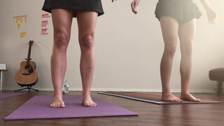 4. Beginner Yoga Vinyasa Flow | CaitlynSway, KittenWithFangs, HelloJewels, CCFlight