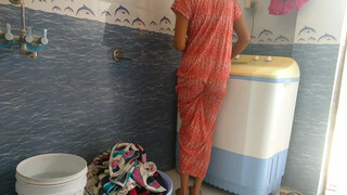 1. Summer के कपड़ो को Woshing Machine  में Wosh किया//indian housewife daily routine