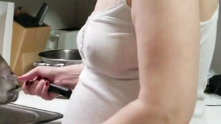 5. Braless kitchen cleaning